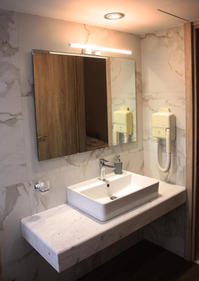 Hotel Apollon Filoxenia Corinth Zewnętrze zdjęcie